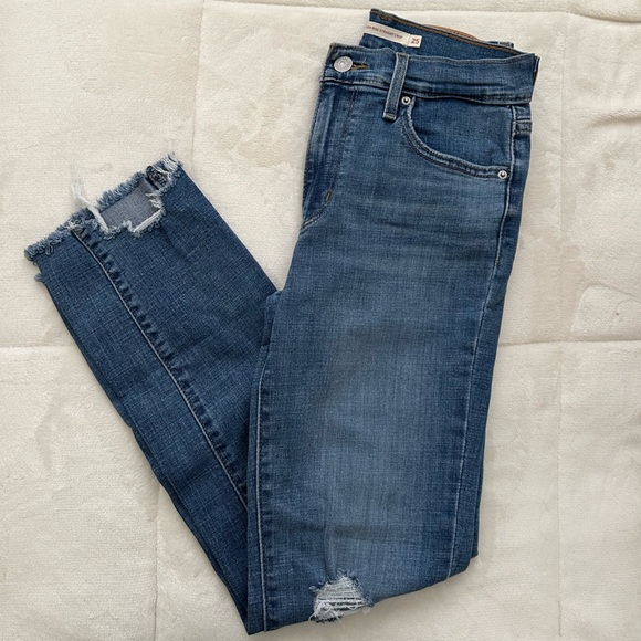 Levi’s High Rise Straight Crop Jeans - Picture 2 of 4